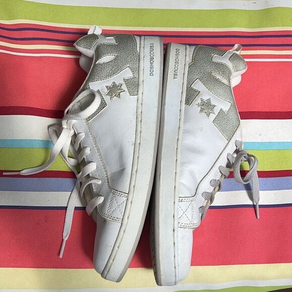 EXCELLENT CONDITION WOMEN’S 11 DC SHOES LOW TOP WHITE SNEAKERS/SKATE SHOE - Picture 6 of 10